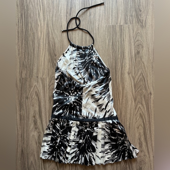 Silk dress purchased at boutique in Roma circa 2009, worn once. - Picture 2 of 4